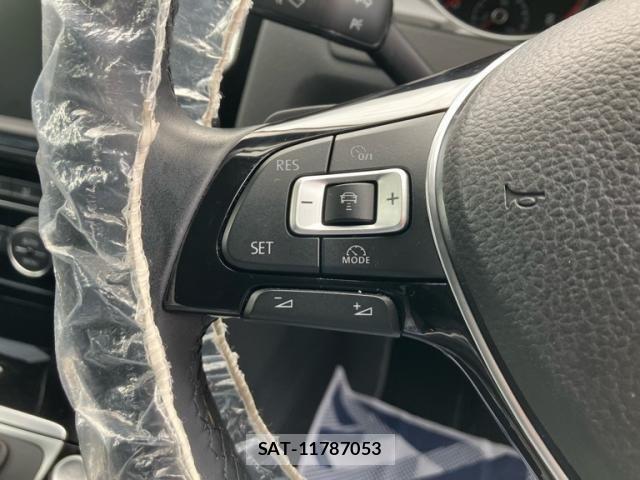 VolksWagen GOLF 2015-06 7331172-12