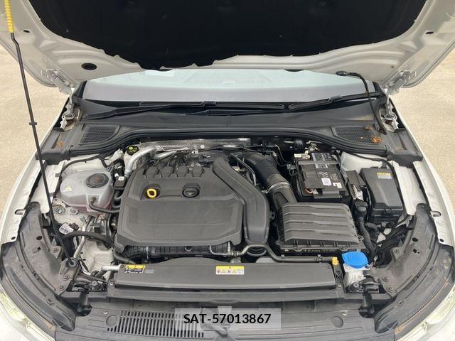 VolksWagen GOLF 2021-05 7360466-15