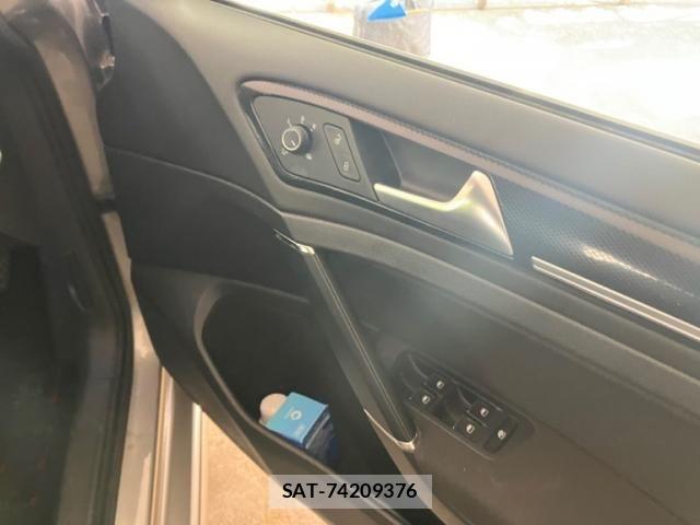 VolksWagen GOLF 2014-03 7360464-16