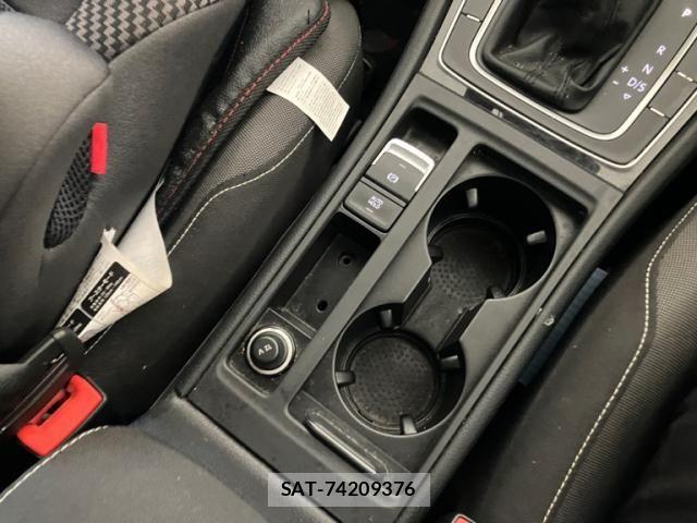 VolksWagen GOLF 2014-03 7360464-22