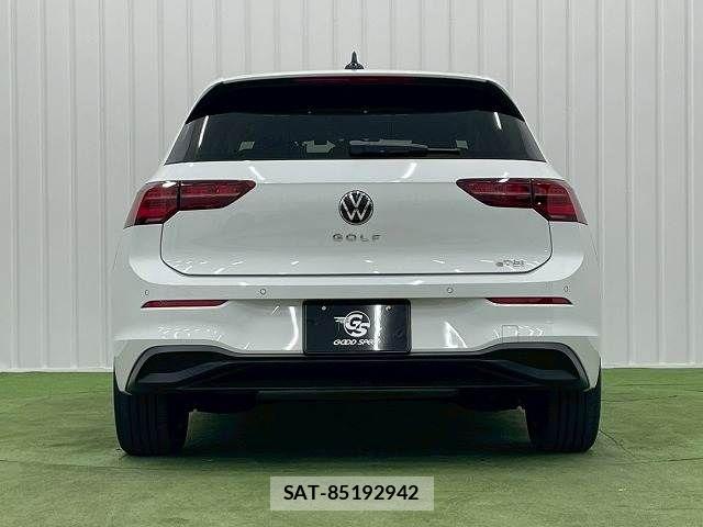 VolksWagen GOLF 2023-06 7360463-12