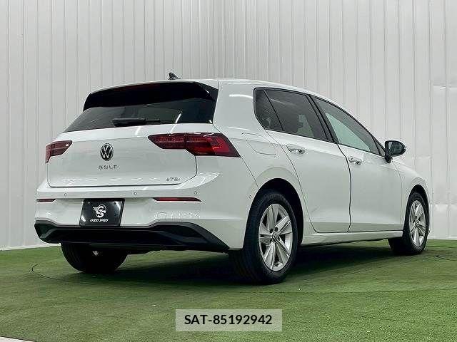 VolksWagen GOLF 2023-06 7360463-15