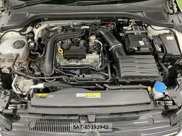VolksWagen GOLF 2023-06 7360463-19