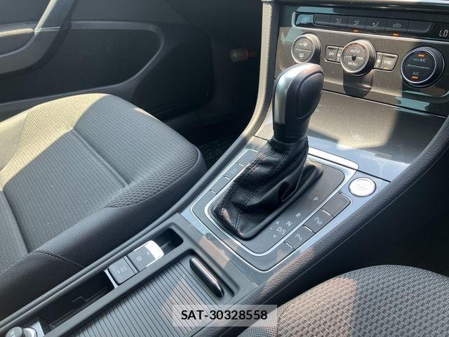 VolksWagen GOLF 2019-11 7394840-9