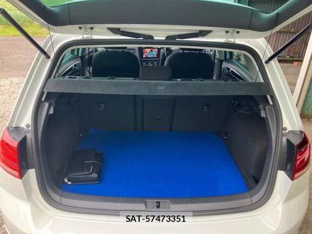 VolksWagen GOLF 2017-08 7458819-9
