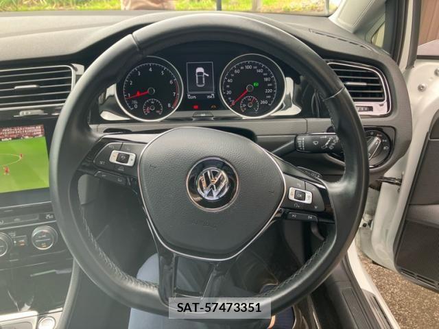 VolksWagen GOLF 2017-08 7458819-18