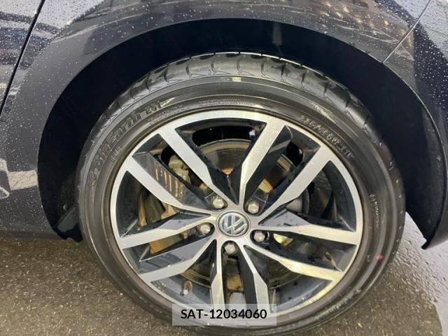 VolksWagen GOLF 2013-07 7621316-11