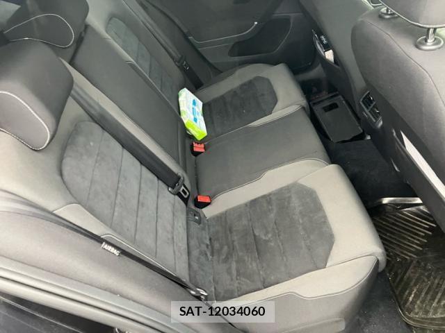 VolksWagen GOLF 2013-07 7621316-18