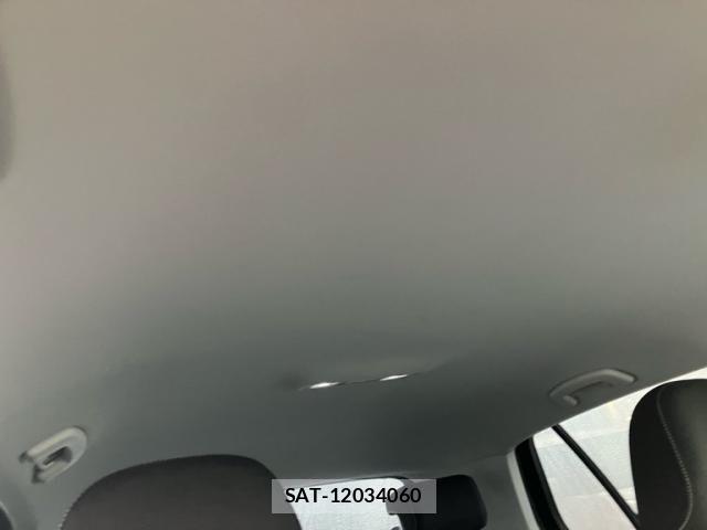 VolksWagen GOLF 2013-07 7621316-19