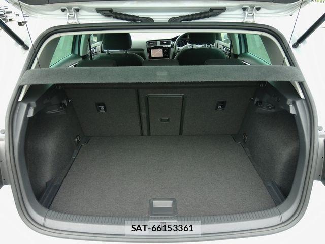 VolksWagen GOLF 2019-04 7621312-13