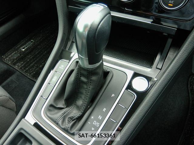 VolksWagen GOLF 2019-04 7621312-22