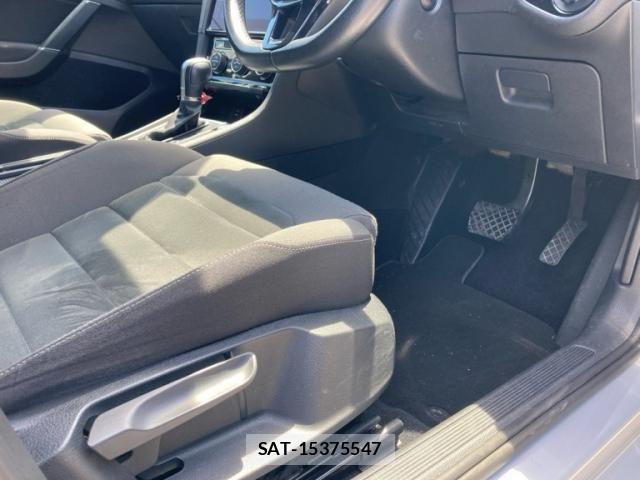 VolksWagen GOLF 2017-06 7730698-10