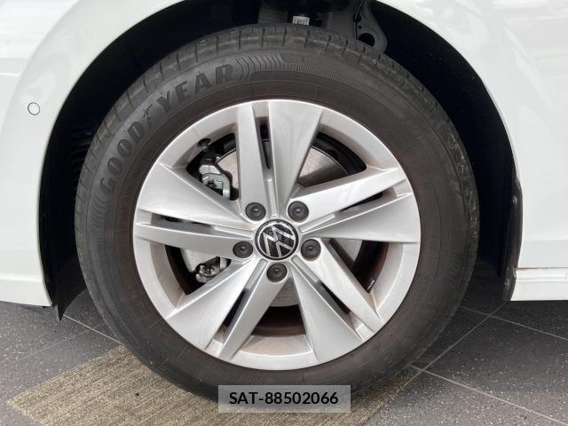 VolksWagen GOLF 2022-02 7730693-19