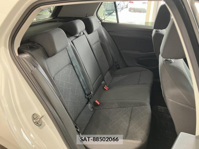 VolksWagen GOLF 2022-02 7730693-8