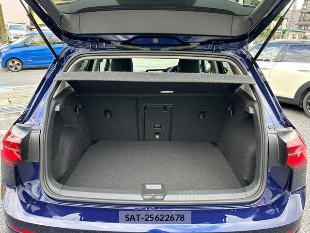 VolksWagen GOLF 2021-08 7790490-23