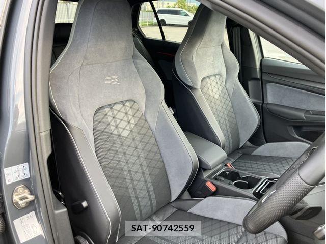 VolksWagen GOLF 2023-07 7790493-9