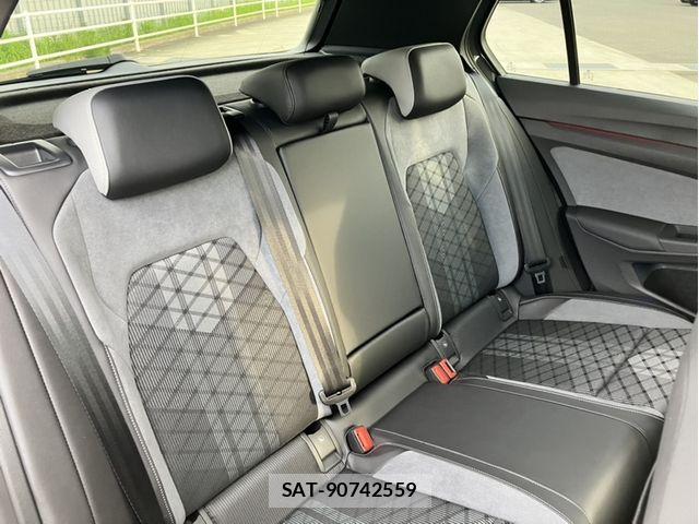VolksWagen GOLF 2023-07 7790493-11