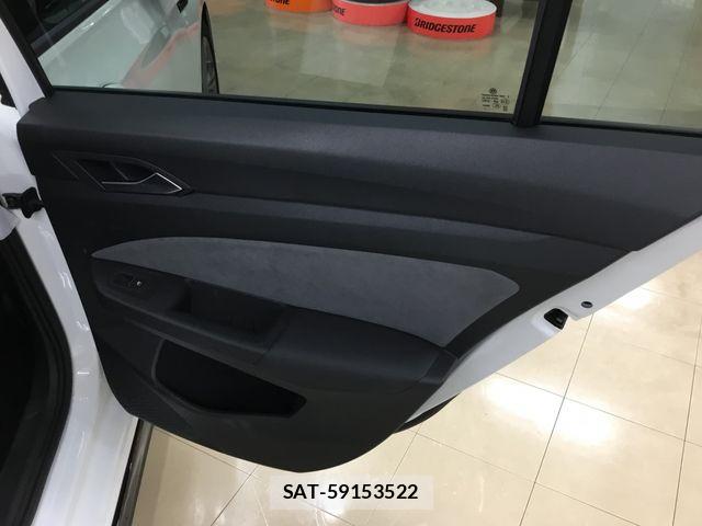 VolksWagen GOLF 2021-06 7880456-16