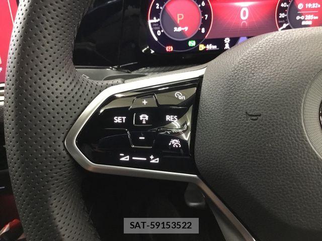VolksWagen GOLF 2021-06 7880456-7