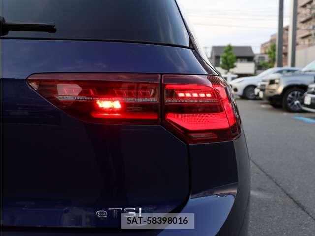 VolksWagen GOLF 2021-10 7880464-11