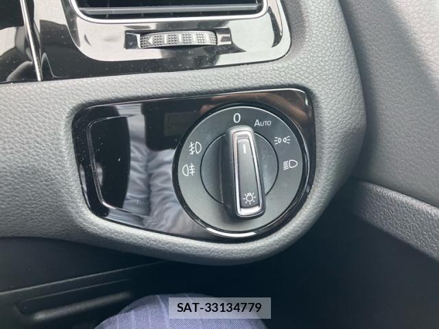 VolksWagen GOLF 2015-08 7880467-25