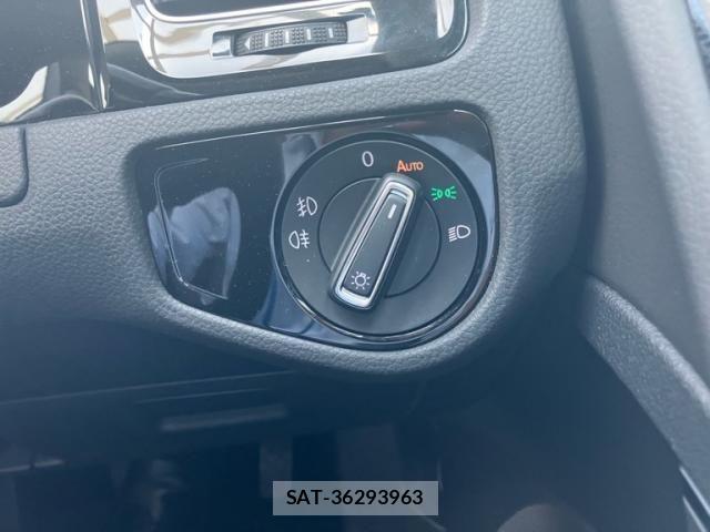 VolksWagen GOLF 2015-10 7964382-15