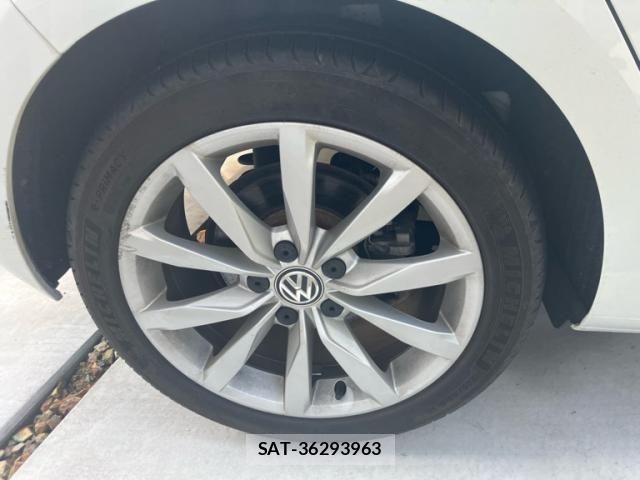 VolksWagen GOLF 2015-10 7964382-6