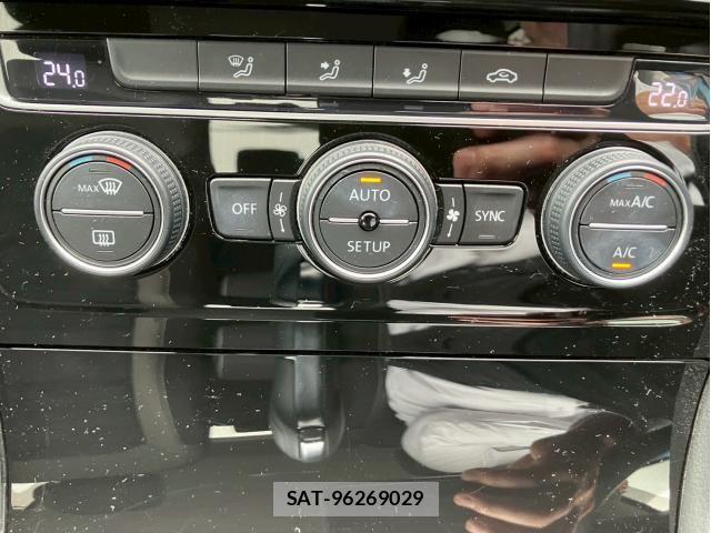 VolksWagen GOLF 2014-03 7981560-23