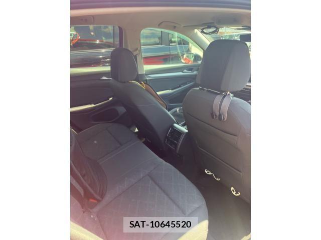 VolksWagen GOLF 2021-08 7981558-9