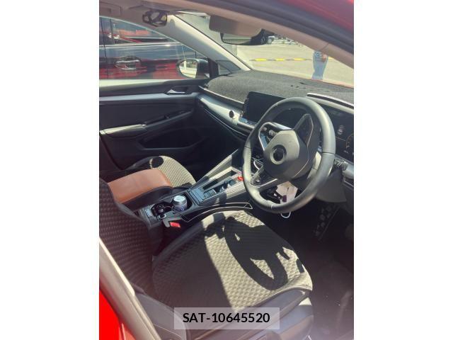 VolksWagen GOLF 2021-08 7981558-7