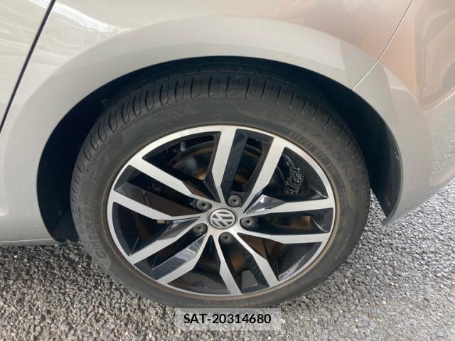 VolksWagen GOLF 2013-12 7981562-4