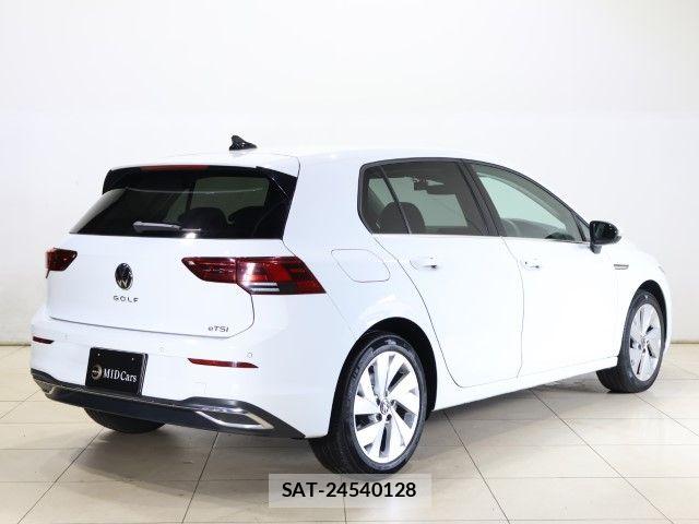 VolksWagen GOLF 2022-03 7981557-1