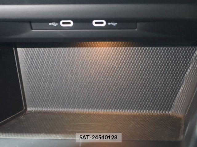 VolksWagen GOLF 2022-03 7981557-22