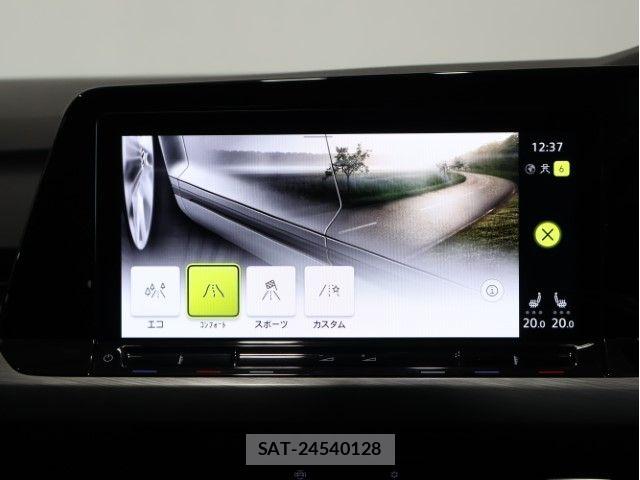 VolksWagen GOLF 2022-03 7981557-23