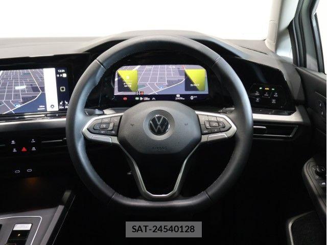 VolksWagen GOLF 2022-03 7981557-2