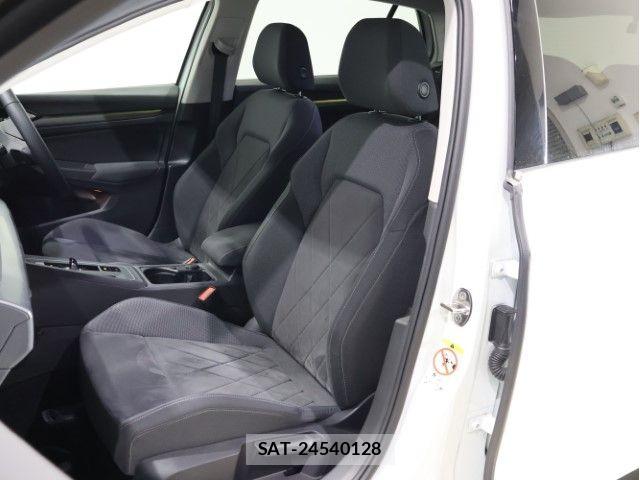 VolksWagen GOLF 2022-03 7981557-3
