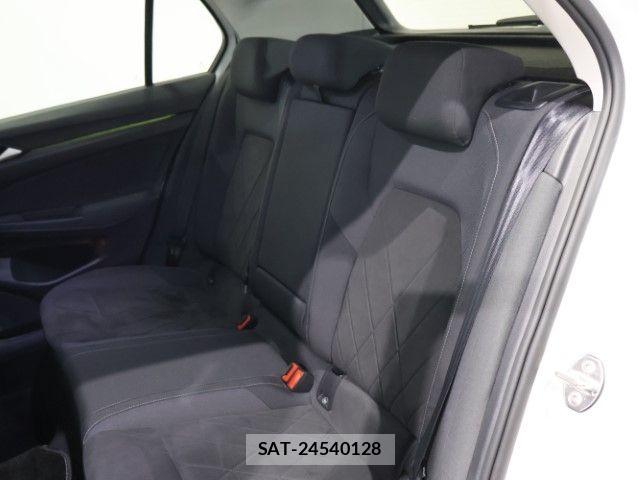 VolksWagen GOLF 2022-03 7981557-4