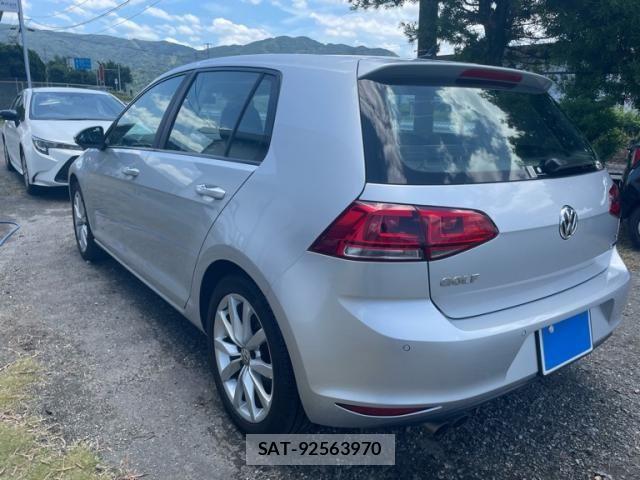 VolksWagen GOLF 2015-10 8039160-1