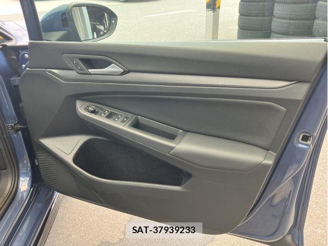 VolksWagen GOLF 2025-02 8076126-12