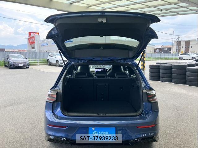 VolksWagen GOLF 2025-02 8076126-15