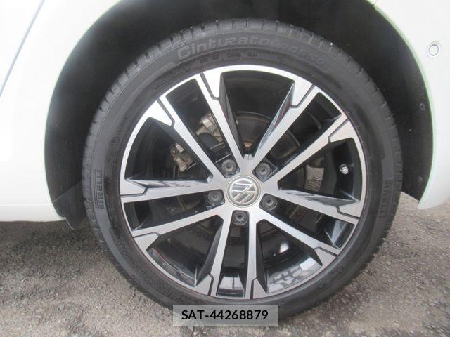 VolksWagen GOLF 2019-08 8102695-12