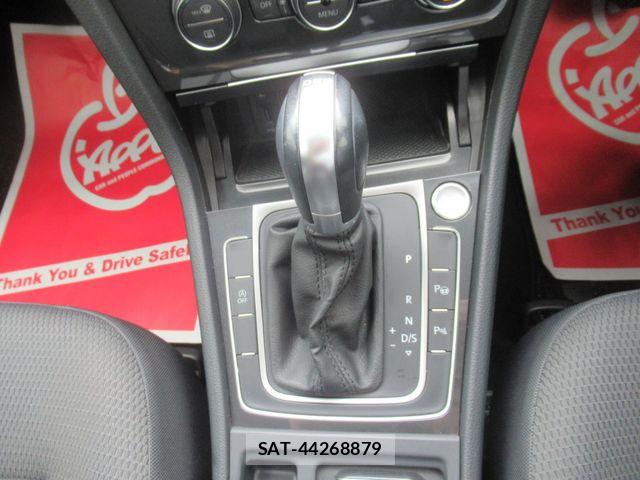 VolksWagen GOLF 2019-08 8102695-17