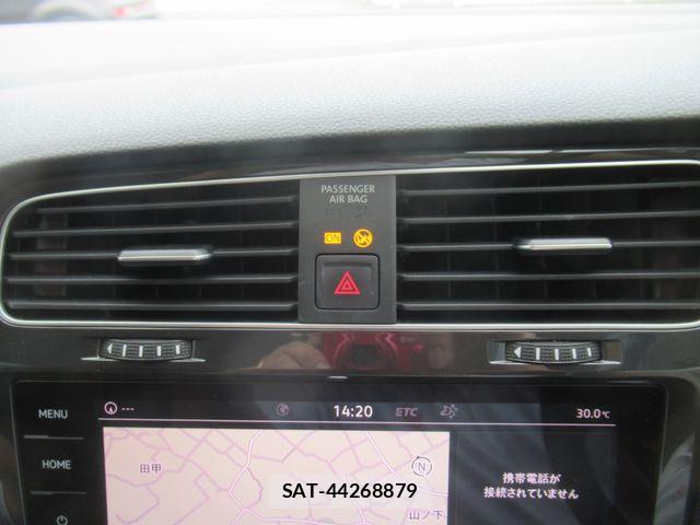VolksWagen GOLF 2019-08 8102695-19