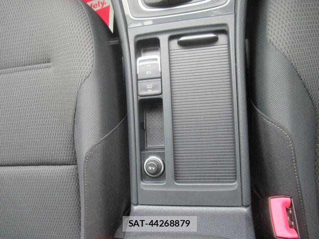 VolksWagen GOLF 2019-08 8102695-20