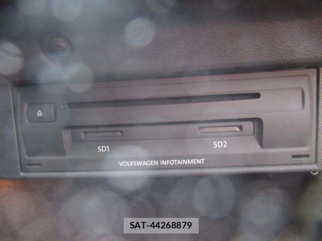 VolksWagen GOLF 2019-08 8102695-21