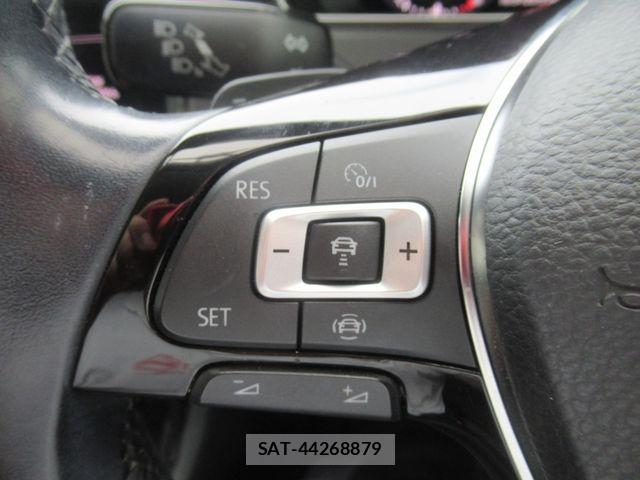 VolksWagen GOLF 2019-08 8102695-23