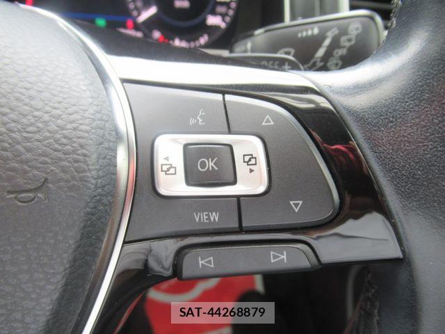 VolksWagen GOLF 2019-08 8102695-24