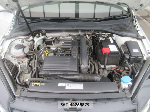 VolksWagen GOLF 2019-08 8102695-27