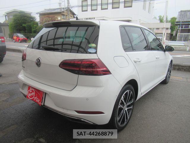 VolksWagen GOLF 2019-08 8102695-2