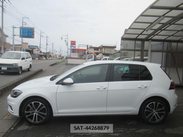 VolksWagen GOLF 2019-08 8102695-3